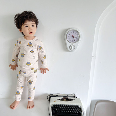 Fiús gyerek pizsama figurákkal