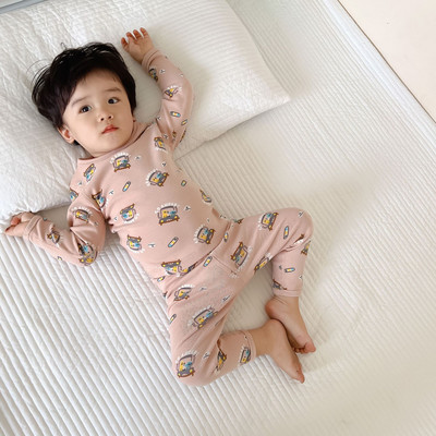 Fiús gyerek pizsama figurákkal