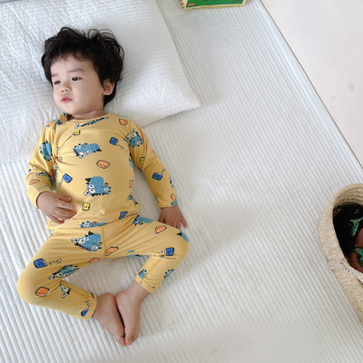 Chlapčenské ležérne dvojdielne pyžamo s aplikáciou