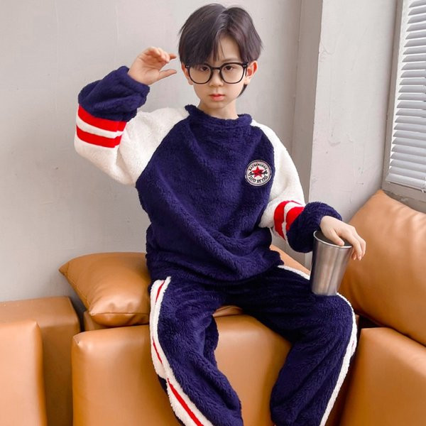 Detské plyšové pyžamo pre chlapcov s výšivkou