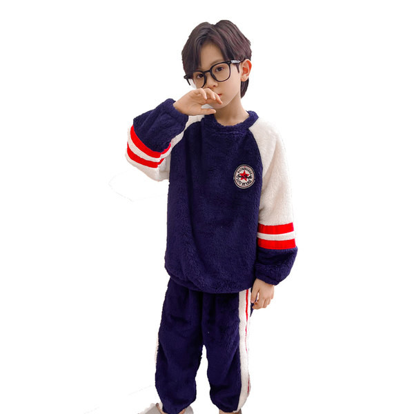 Detské plyšové pyžamo pre chlapcov s výšivkou