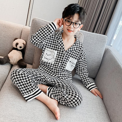 Chlapčenské kockované pyžamo na gombíky s potlačou