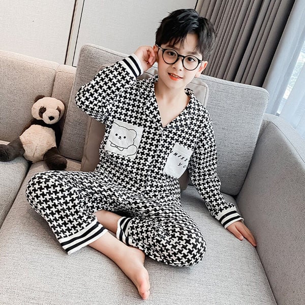 Chlapčenské kockované pyžamo na gombíky s potlačou