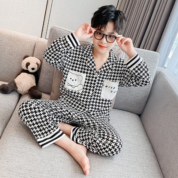 Chlapčenské kockované pyžamo na gombíky s potlačou