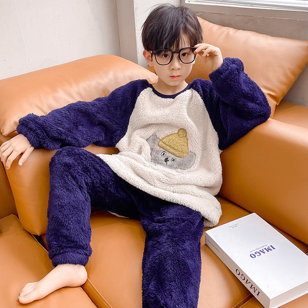 Kétrészes plüss rátétes pizsama fiúknak