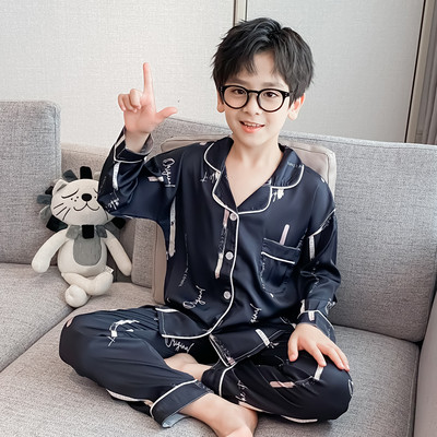 Detské pyžamo pre chlapcov s klasickým golierom a vreckom