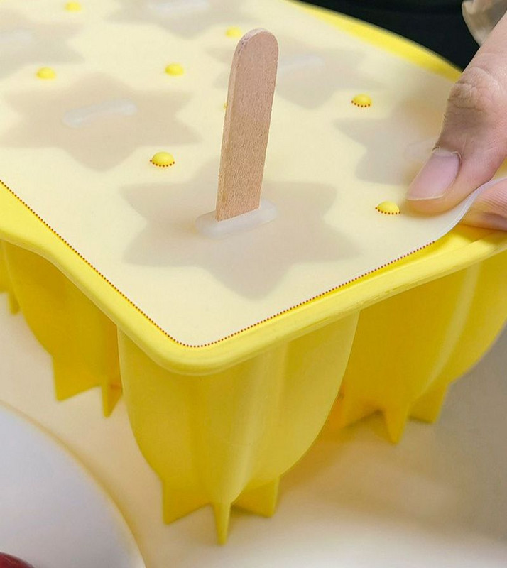 Forma na zmrzlinu s karambólou, silikónová forma na nanuky s viečkom, domáce formy na výrobu nanukov