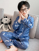 Šiuolaikinė vaikiška pižama berniukams su sagomis ir kišene