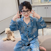 Detské pyžamo s gombíkmi a potlačou pre chlapcov