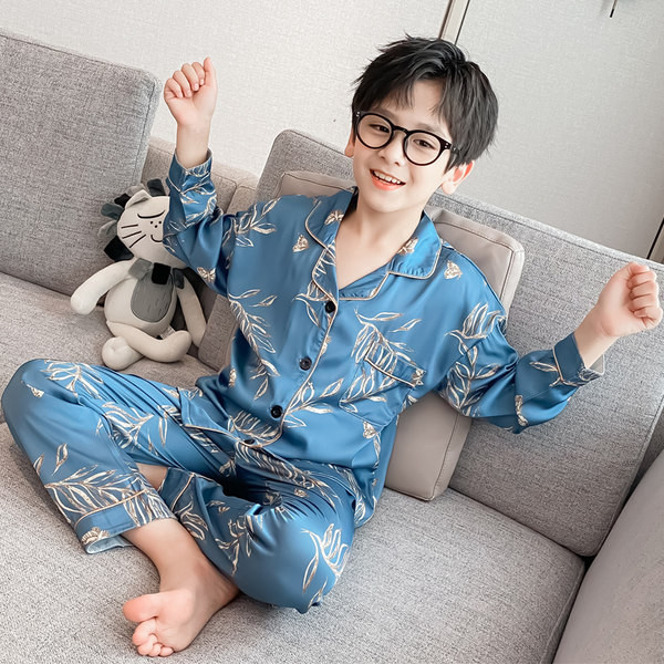 Detské pyžamo s gombíkmi a potlačou pre chlapcov