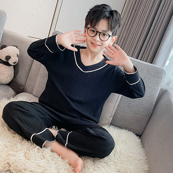 Detské dvojdielne pyžamo pre chlapcov s výstrihom do V