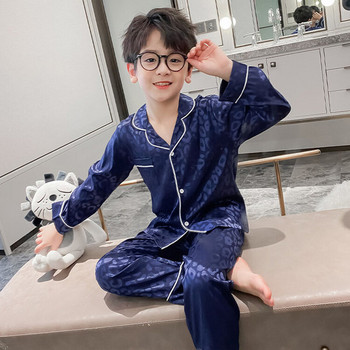 Παιδικές πιτζάμες για αγόρια  με κλασικό γιακά και τσέπη