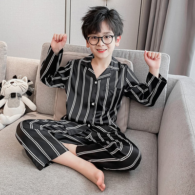 Detské pyžamo pre chlapcov - s klasickým golierom a vreckom