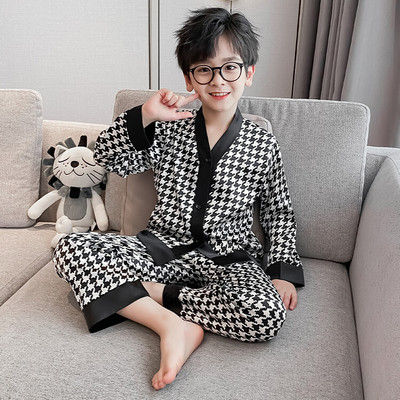 Detské pyžamo pre chlapcov - s klasickým golierom a vreckom