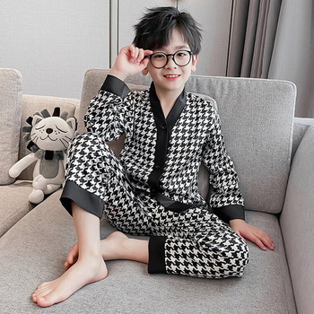 Детска пижама  за момчета с V-образно деколте