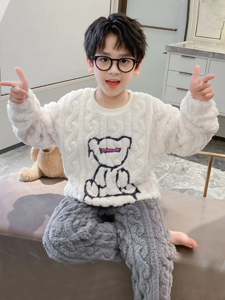 Dviejų dalių siuvinėta žieminė pižama berniukams