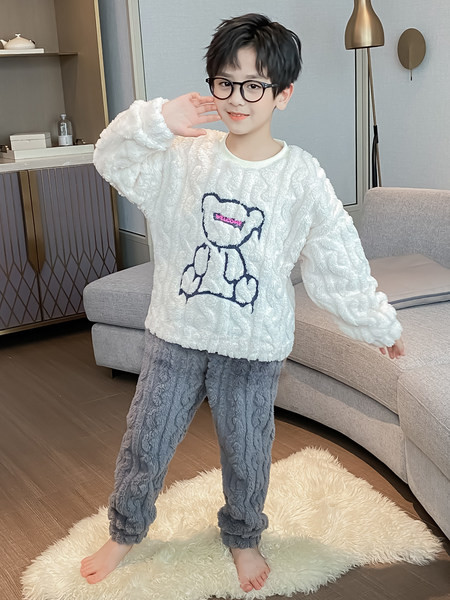 Dviejų dalių siuvinėta žieminė pižama berniukams