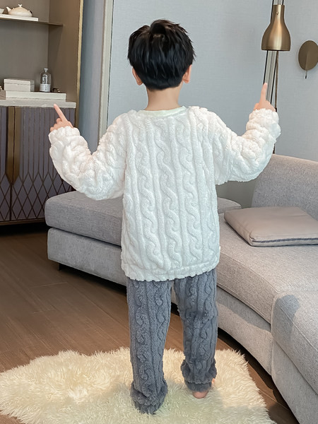 Dviejų dalių siuvinėta žieminė pižama berniukams