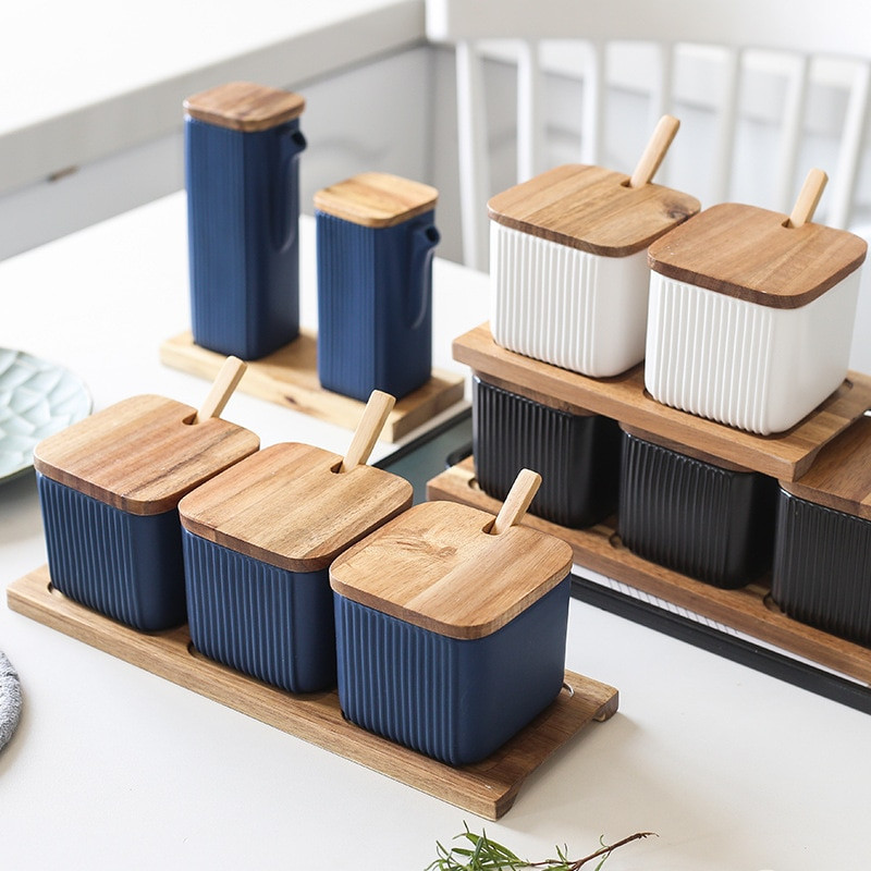 Štvorcová vertikálna vzorovaná keramická koreniaca nádoba Matná farebná glazúra Soľ a cukornička Koreniaca nádoba