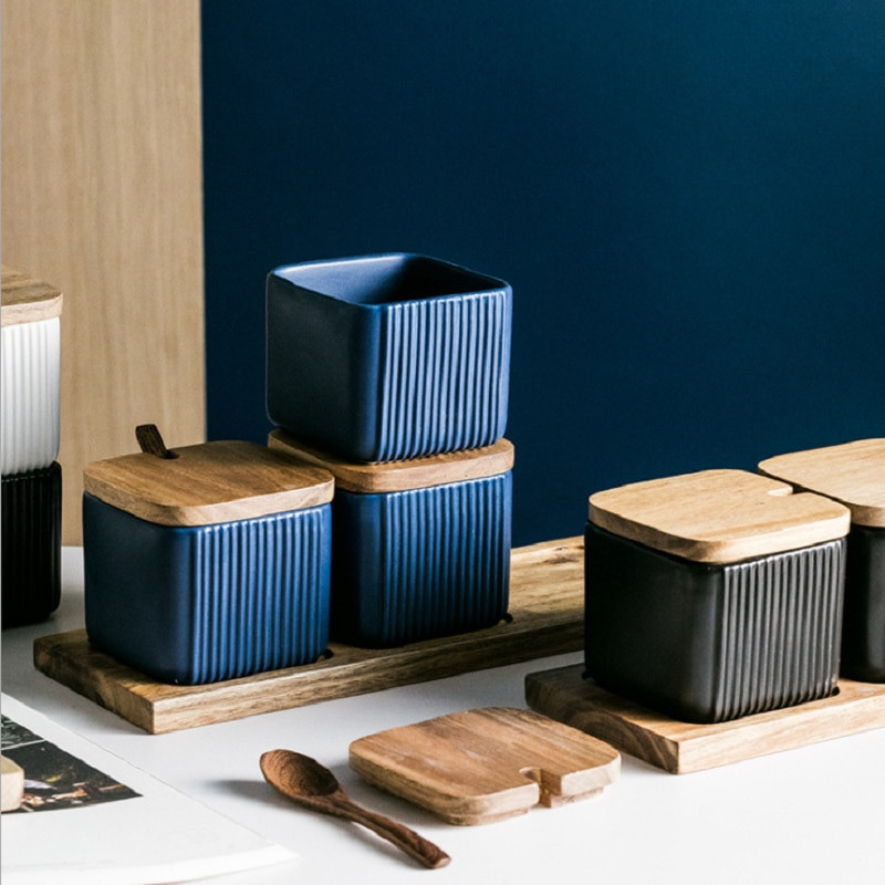 Štvorcová vertikálna vzorovaná keramická koreniaca nádoba Matná farebná glazúra Soľ a cukornička Koreniaca nádoba