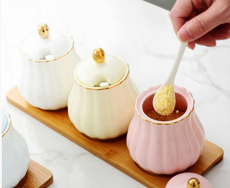 Kreatívna kuchynská keramická koreniaca nádoba, trojdielna koreniaca nádoba, kombinácia soľničky, plechovky na chilli olej a domácnosť