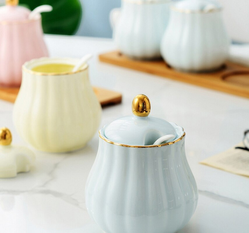 Kreatívna kuchynská keramická koreniaca nádoba, trojdielna koreniaca nádoba, kombinácia soľničky, plechovky na chilli olej a domácnosť