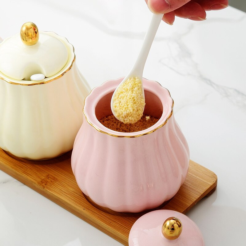 Kreatívna kuchynská keramická koreniaca nádoba, trojdielna koreniaca nádoba, kombinácia soľničky, plechovky na chilli olej a domácnosť