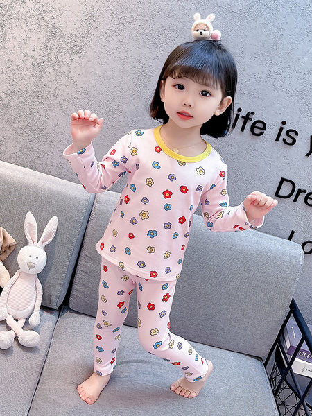 Bavlnené pyžamo s kvetinovým vzorom pre dievčatá