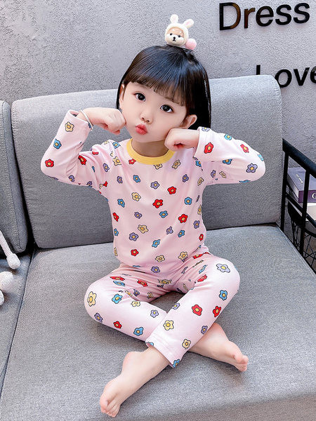 Bavlnené pyžamo s kvetinovým vzorom pre dievčatá