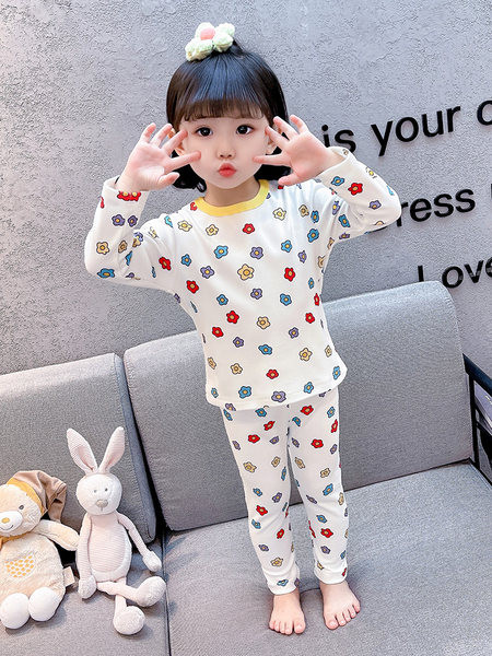 Bavlnené pyžamo s kvetinovým vzorom pre dievčatá