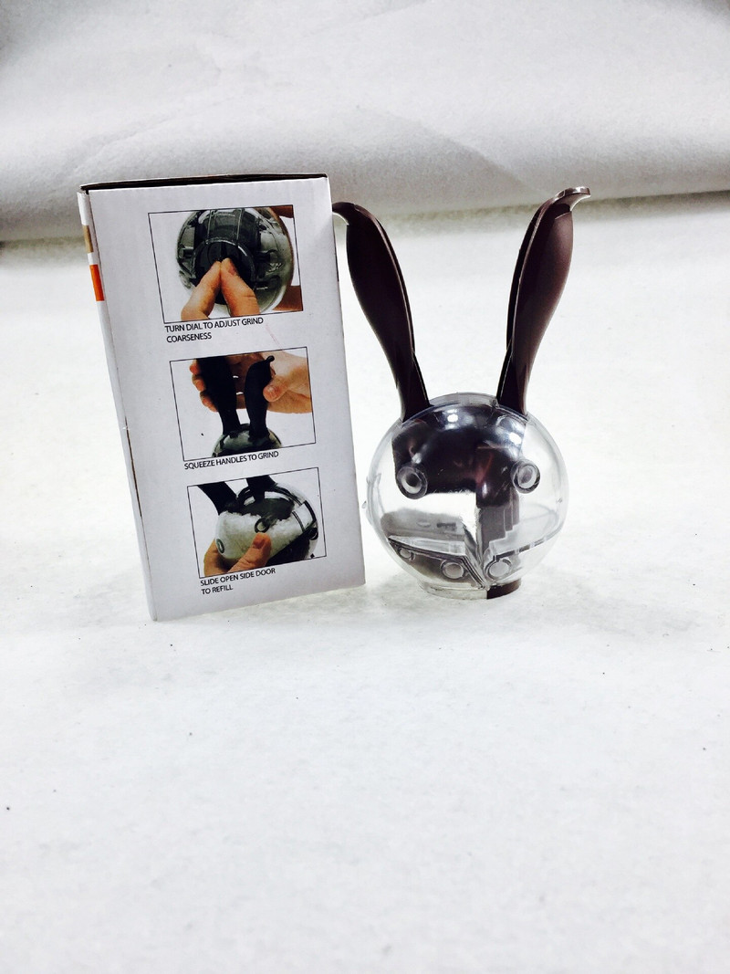 Ručný mlynček na čierne korenie, sklenená fľaša, korenie, keramický jadrový mlynček na surovú soľ