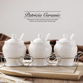 Špeciálna ponuka Keramická sada koreniacich pohárov s tromi dielmi Kovová polica Sada kuchynských koreniacich pohárov Viacfarebná soľnička Sada kuchynských dóz