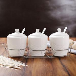 Špeciálna ponuka Keramická sada koreniacich pohárov s tromi dielmi Kovová polica Sada kuchynských koreniacich pohárov Viacfarebná soľnička Sada kuchynských dóz