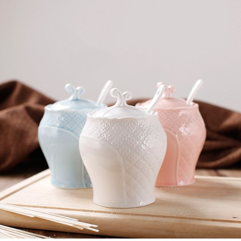 Špeciálna ponuka Keramická sada koreniacich pohárov s tromi dielmi Kovová polica Sada kuchynských koreniacich pohárov Viacfarebná soľnička Sada kuchynských dóz