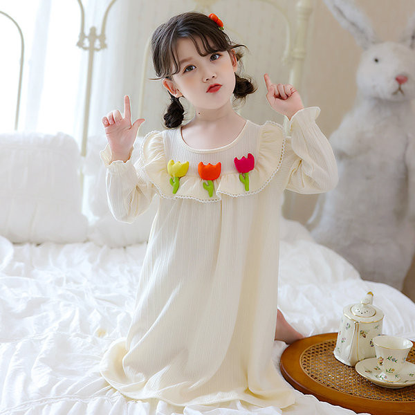 Dječja spavaćica s dugim rukavima i 3D elementom