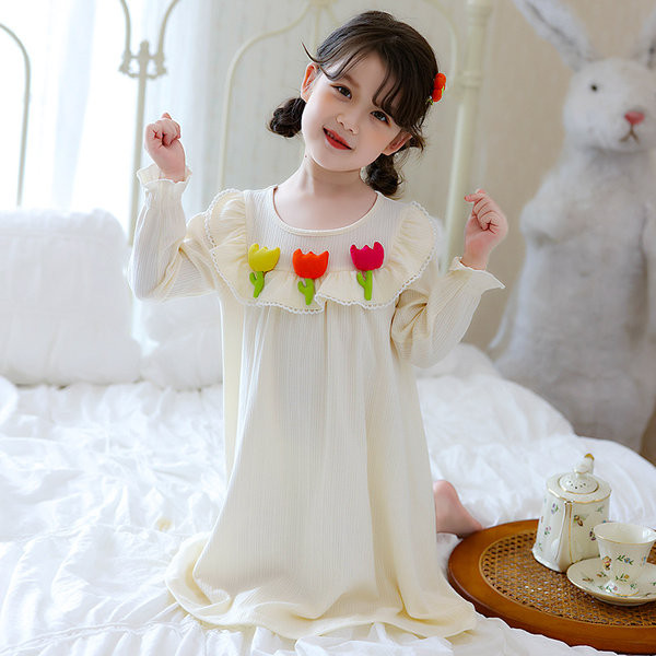 Dječja spavaćica s dugim rukavima i 3D elementom