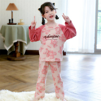 Нов модел детска пижама от блуза с надпис и долнище за момичета
