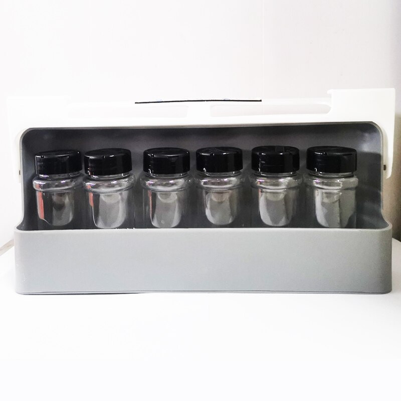 Stojan na korenie do kuchyne, fľaša s korením a slovným štítkom, skrytý stojan na kuchynské potreby pod zásuvkou stola