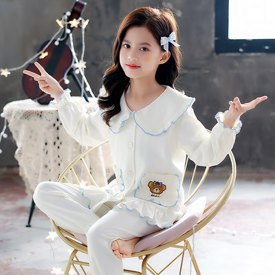 Nový model detského pyžama z blúzky s dlhým rukávom a nohavíc