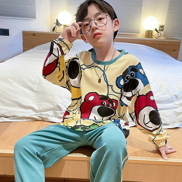 Ležérne pyžamo s aplikáciou pre chlapcov