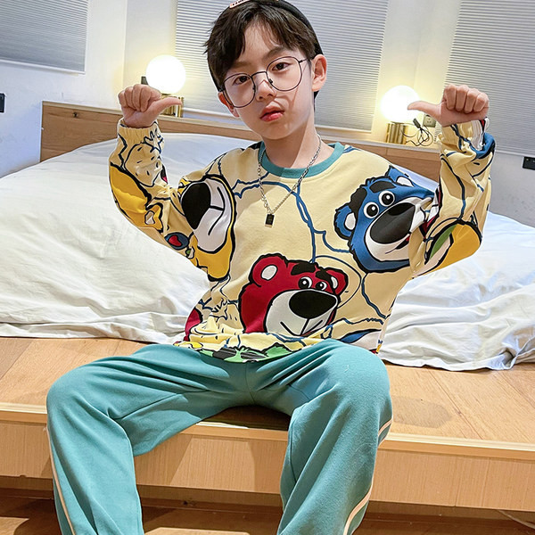 Ležérne pyžamo s aplikáciou pre chlapcov