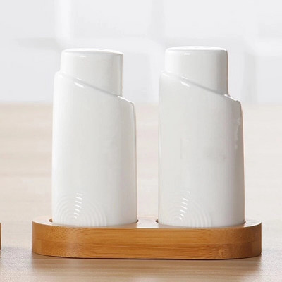 2 ks/sada keramických nádob s uzavretými plechovkami, grilovacie korenie, fľaša na korenie, kuchynská sójová omáčka, ocot, hrniec, biela porcelánová korenie