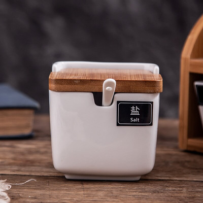 Biely porcelánový štvorcový dóziček s odklápacím vrchnákom, dózička na korenie, dózička na olej, soľnička, krabička na korenie, kuchynská krabička na čili papričky, dávkovač potravín