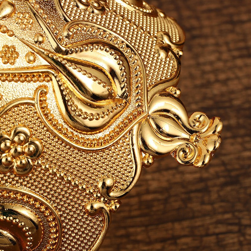 Madinga europietiško ir amerikietiško stiliaus metalo drožybos buitinė virtuvė su baltojo cukraus cukraus saugykla, padengta cinko lydinio cukraus puodeliu