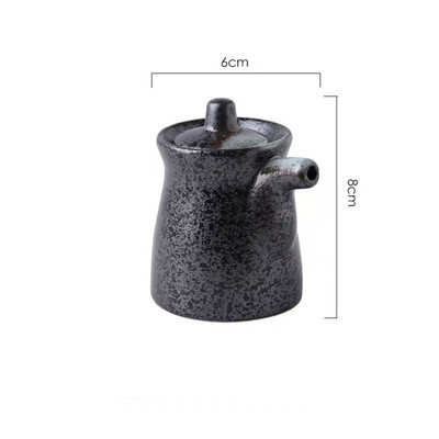 Keramická nádoba na sójovú omáčku v japonskom štýle, fľaša na olivový olej, retro dávkovač octu, trepačka, kuchynské náradie, korenie, plechovky