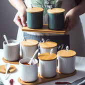 Klasický keramický hrniec na koreničku s lyžičkou a viečkom, fľaša na korenie pre domácnosť, kuchynská nádoba na olej, soľ a korenie