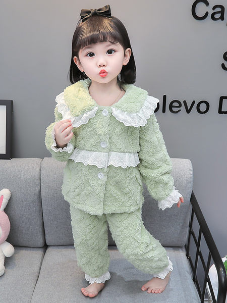 Dievčenské zimné plyšové dvojdielne pyžamo s výšivkou