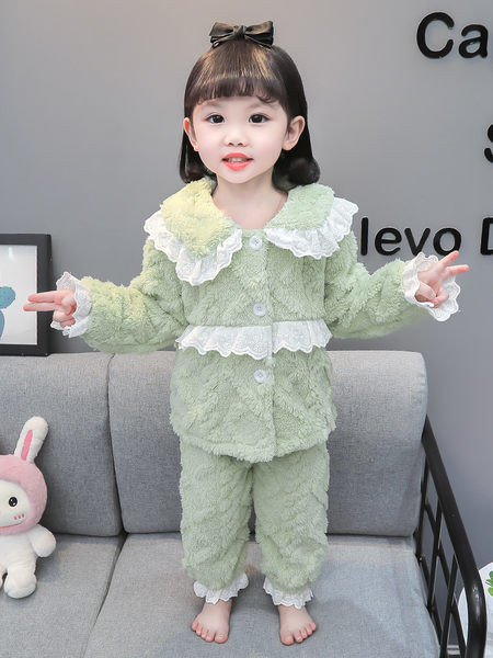 Dievčenské zimné plyšové dvojdielne pyžamo s výšivkou