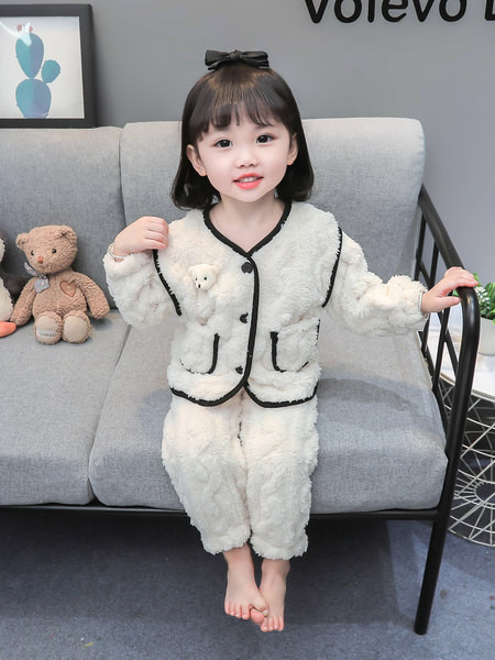 Dvojdielne plyšové pyžamo s vreckom a gombíkmi pre dievčatá