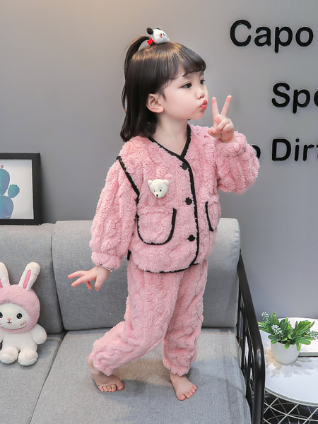 Dvojdielne plyšové pyžamo s vreckom a gombíkmi pre dievčatá